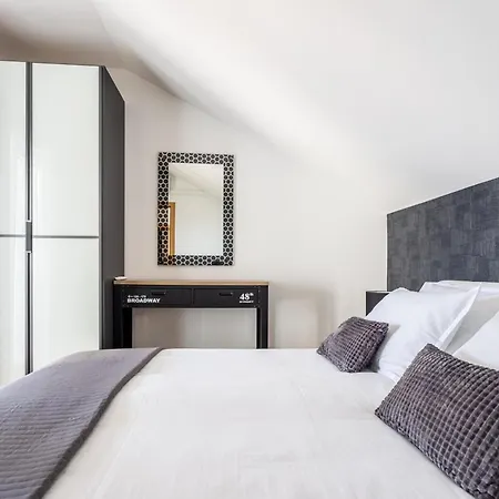 Dreams Of Apartment *
