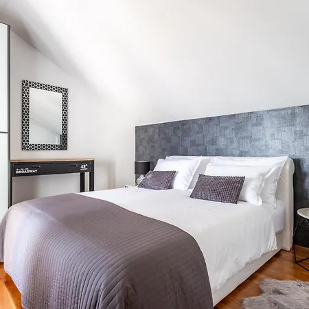 Apartment Dreams Of *