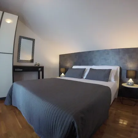 Apartment Dreams Of *