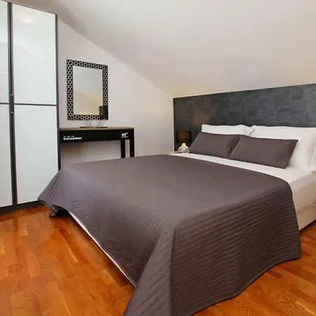 Dreams Of Apartment Bol